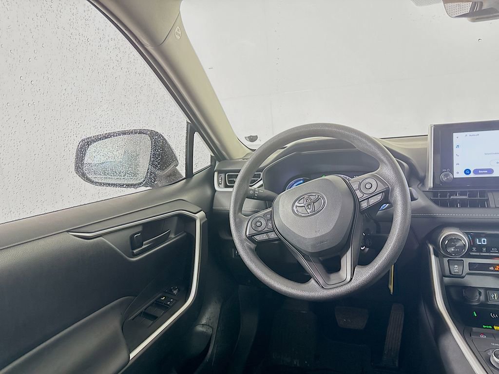 Used 2025 Toyota RAV4 LE image 20