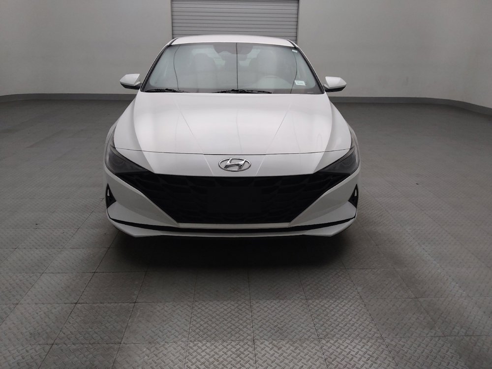Used 2021 Hyundai Elantra SE image 15