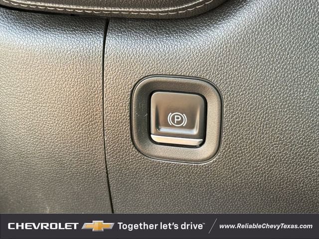 Used 2020 Chevrolet Silverado 1500 LTZ AWD/4WD image 25