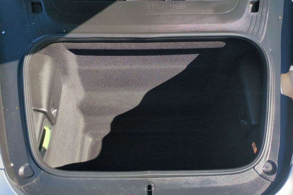 Used 2018 Porsche 718 Boxster image 16