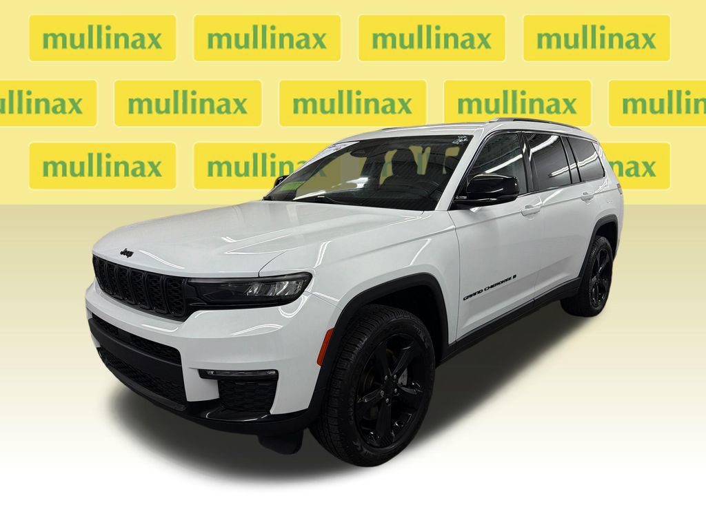 Used 2022 Jeep Grand Cherokee L Limited w/ Black Appearance Package AWD/4WD image 14