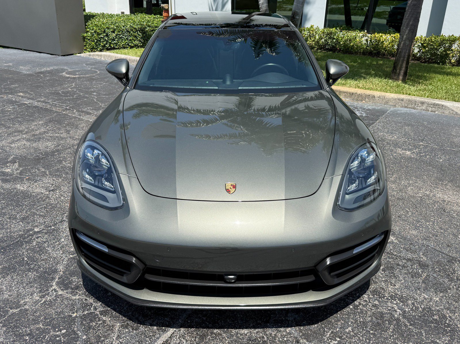Used 2022 Porsche Panamera 4 Platinum Edition AWD/4WD image 9