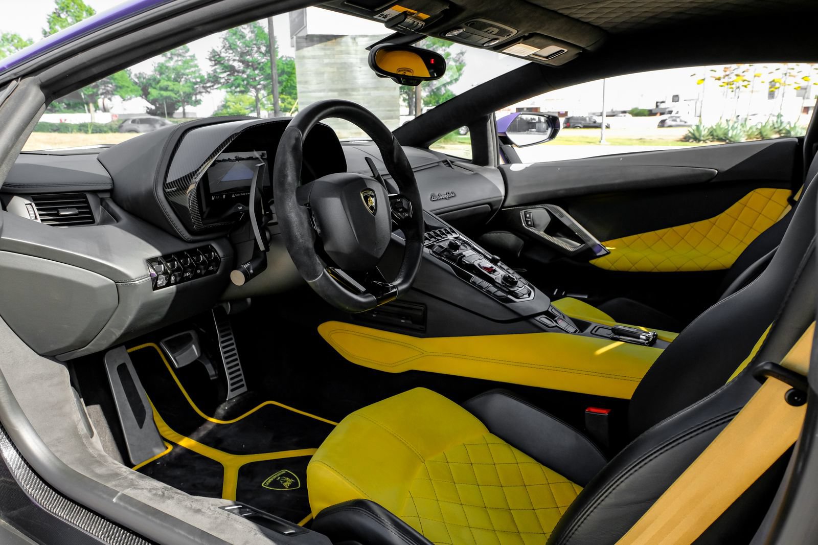 Used 2018 Lamborghini Aventador S AWD/4WD image 3