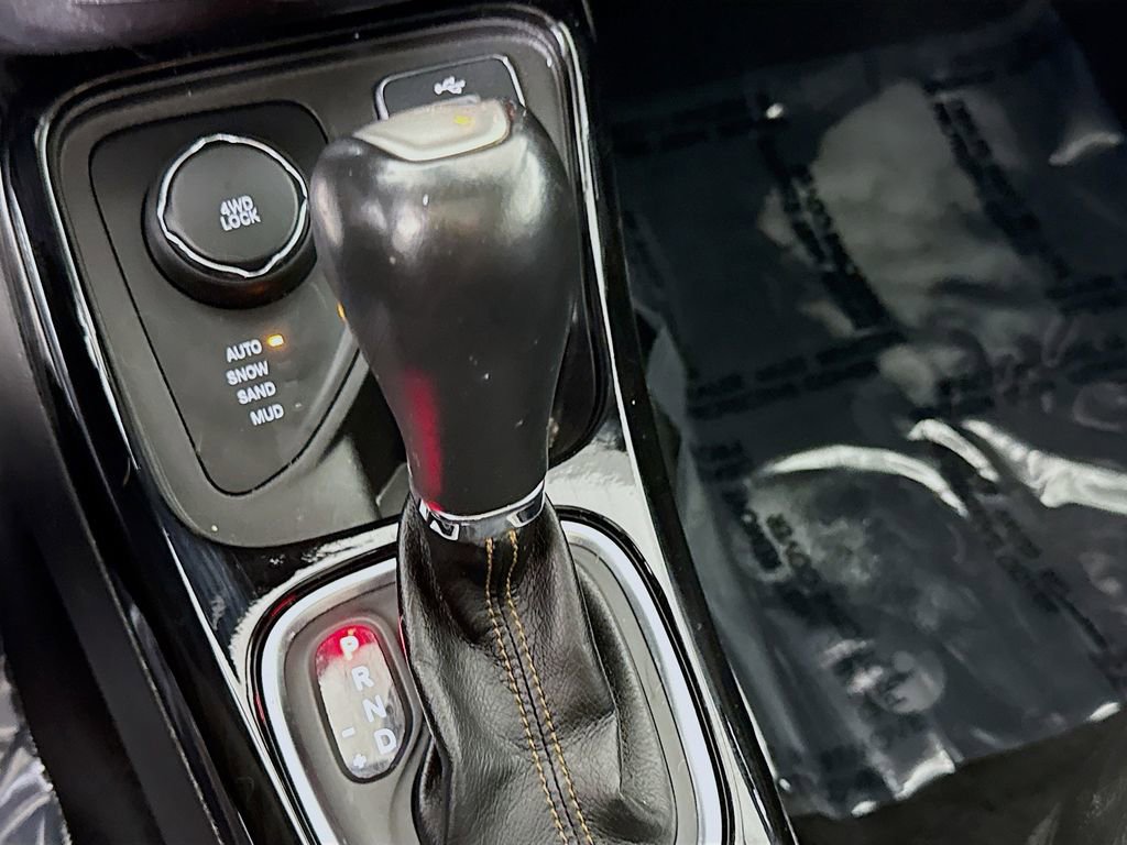 Used 2018 Jeep Compass Limited w/ Navigation Group AWD/4WD image 10