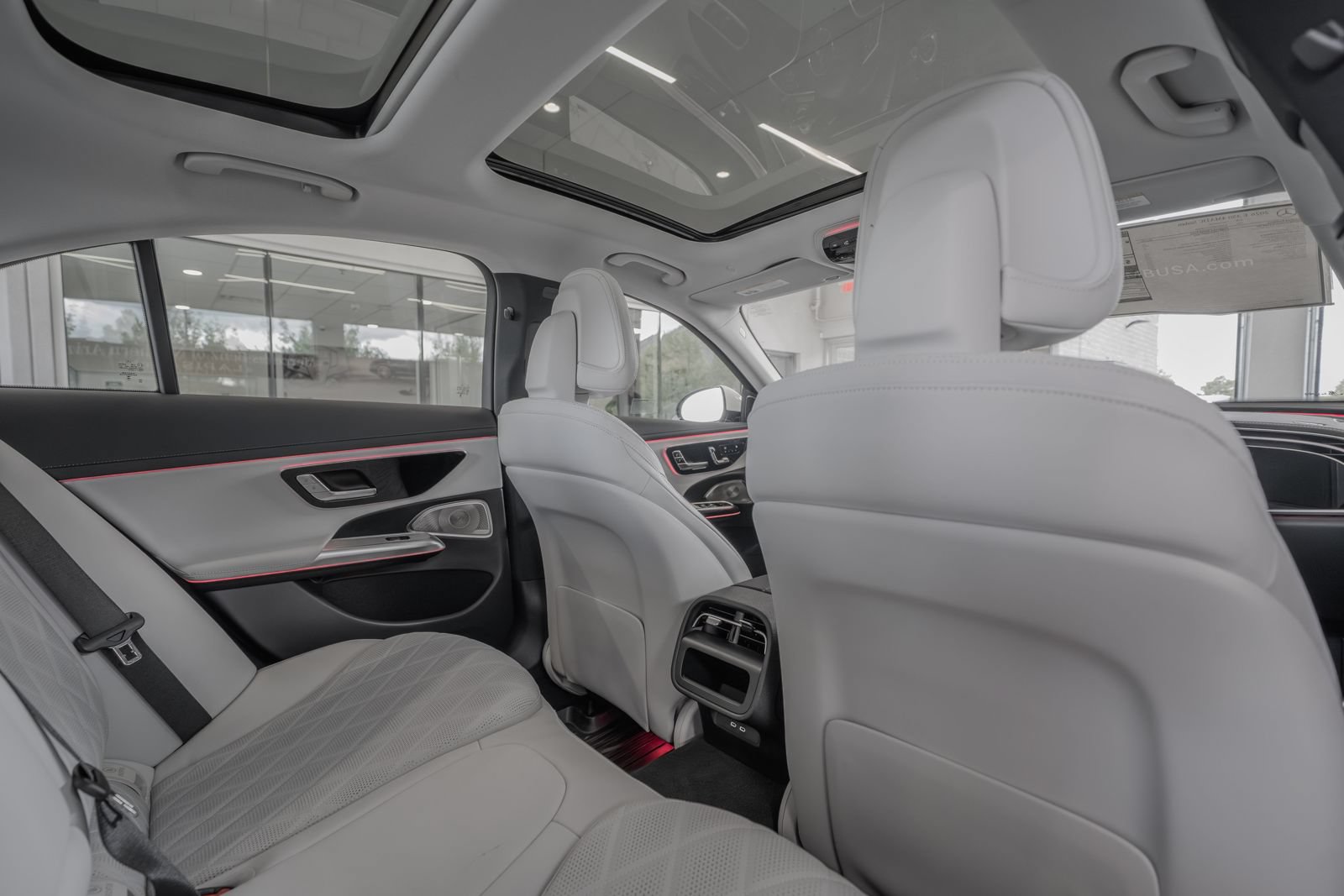 Used 2026 Mercedes-Benz E 350 4MATIC Sedan image 28