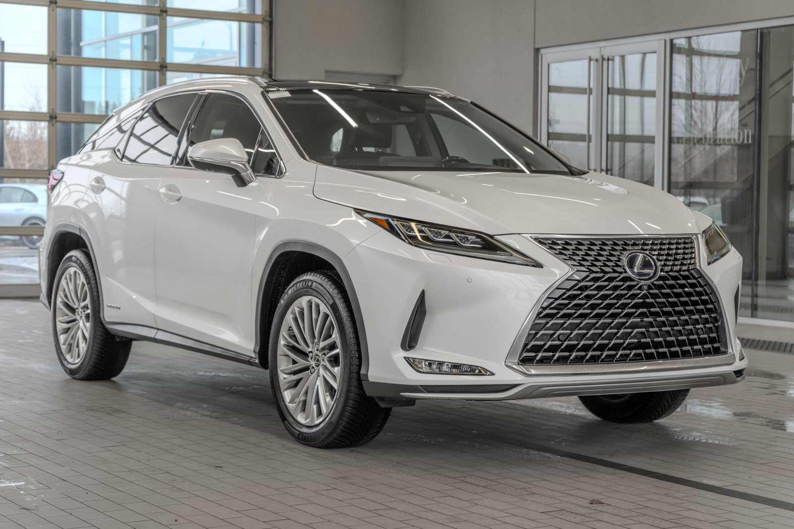 Used 2021 Lexus RX 450h AWD w/ Luxury Package image 21