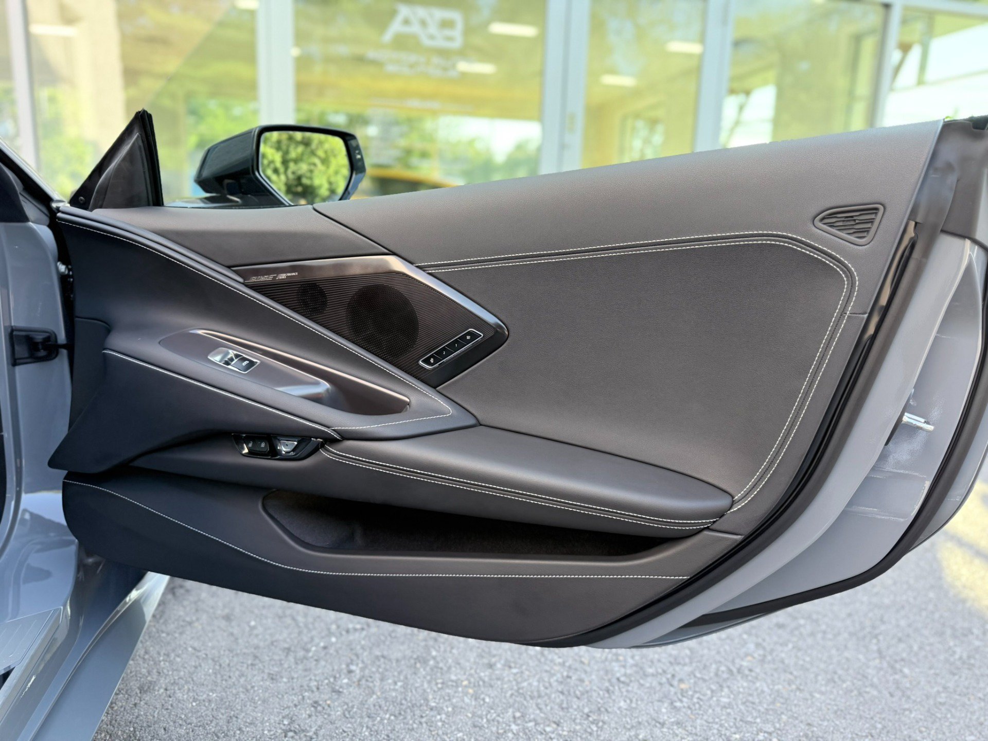 Used 2024 Chevrolet Corvette Stingray Preferred Cpe w/ Z51 Performance Package RWD image 32
