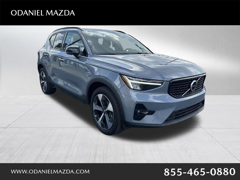 Used 2023 Volvo XC40 B5 Ultimate