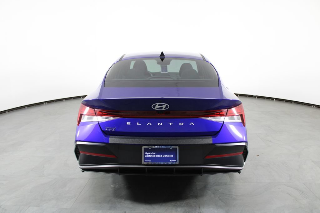 Certified 2024 Hyundai Elantra SEL w/ Convenience Package FWD image 11
