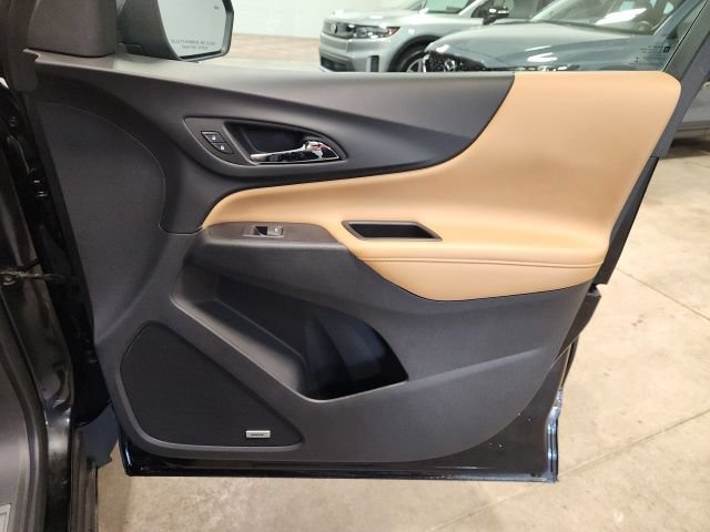 Used 2018 Chevrolet Equinox Premier AWD/4WD image 36