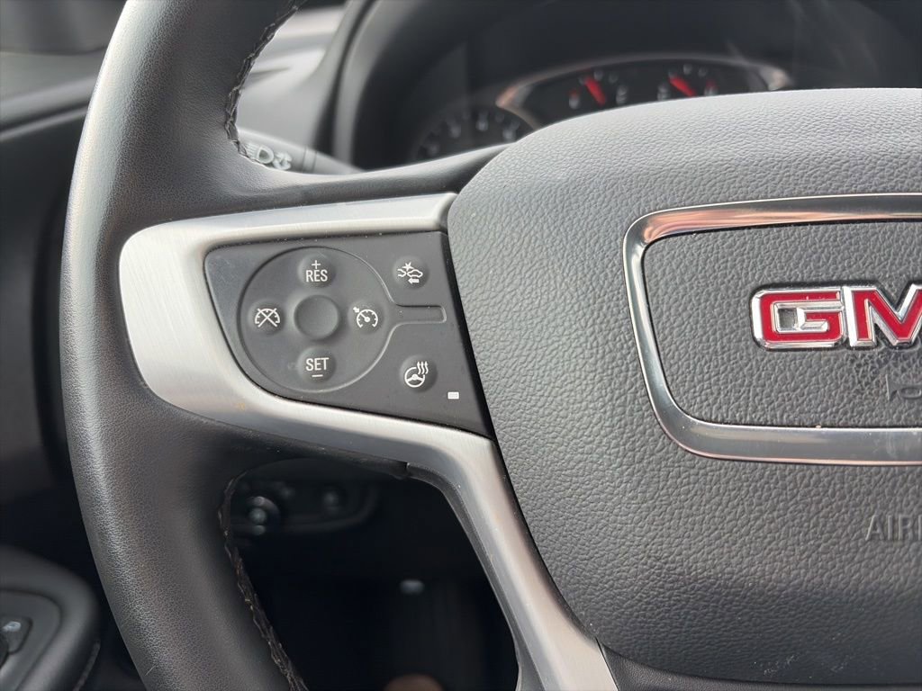Used 2024 GMC Terrain SLT image 17