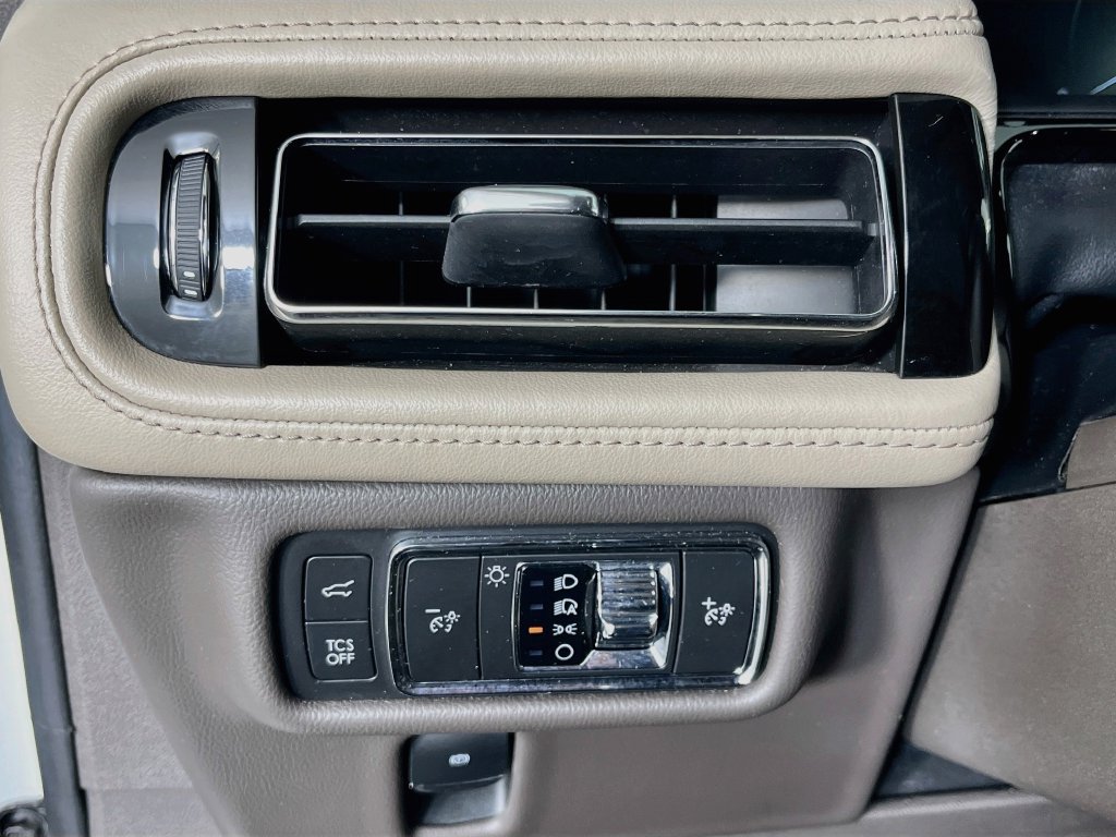 Used 2022 Lincoln Nautilus FWD image 11