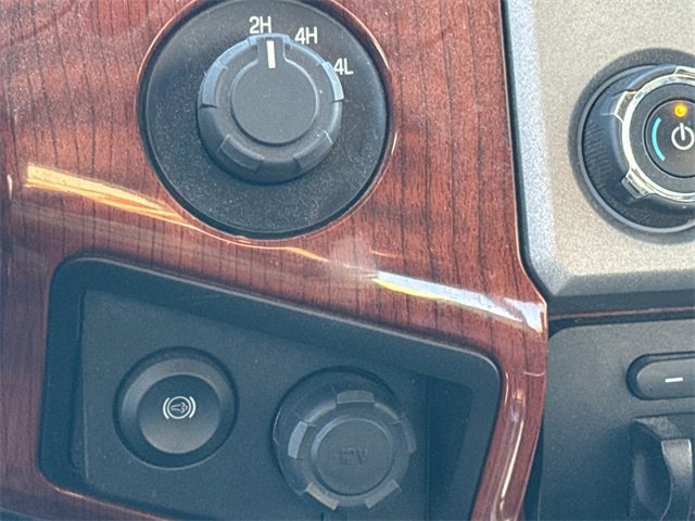 Used 2016 Ford F450 King Ranch w/ King Ranch w/Chrome Package image 27