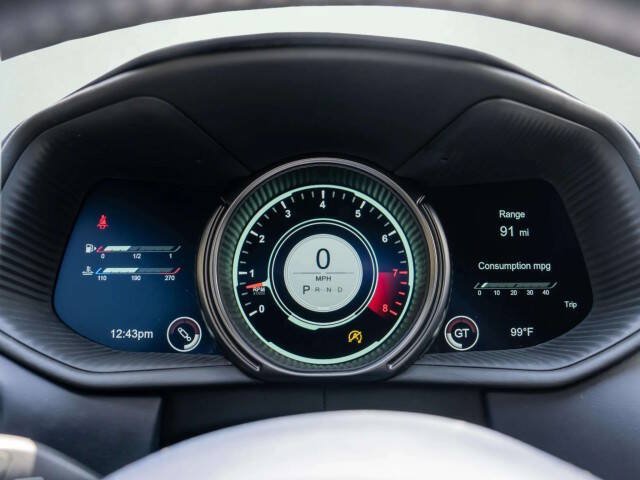 Used 2017 Aston Martin DB11 V12 RWD image 19