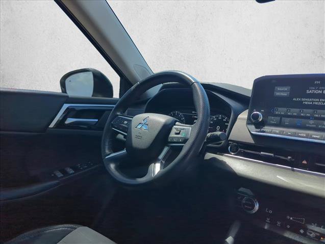 Used 2023 Mitsubishi Outlander SE AWD/4WD image 29