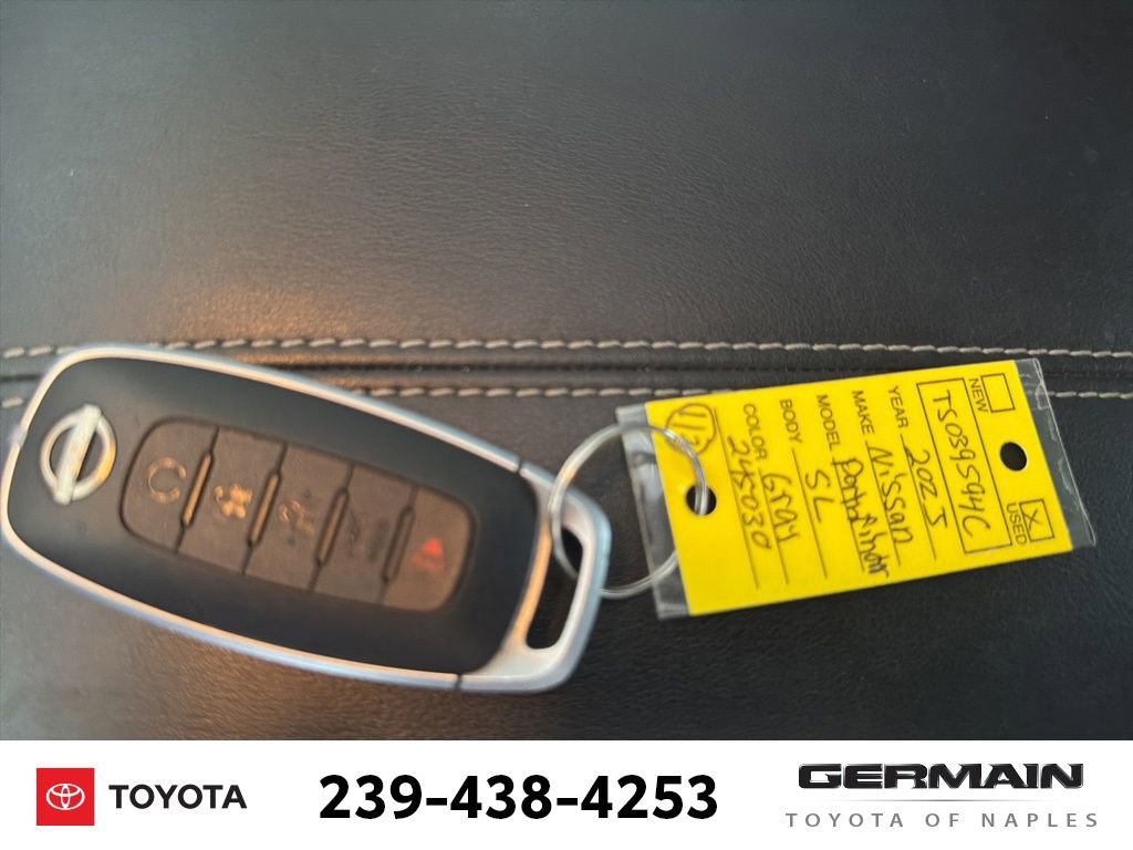 Used 2023 Nissan Pathfinder SL w/ SL Premium Package FWD image 24
