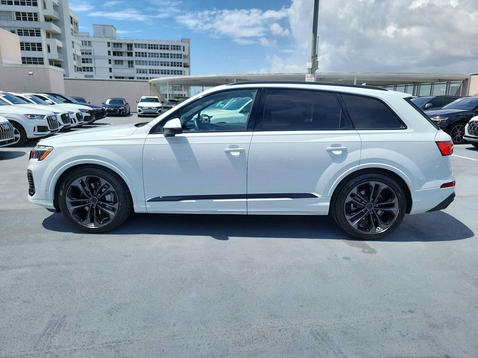 Certified 2026 Audi Q7 3.0T Prestige AWD/4WD image 3