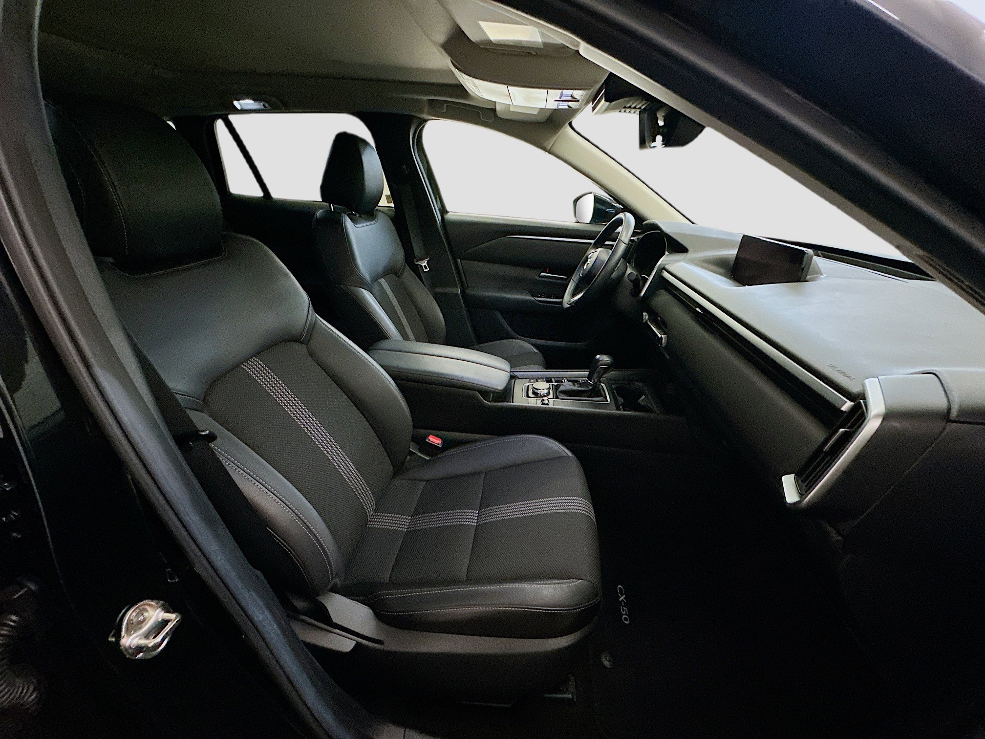 Used 2025 MAZDA CX-50 AWD 2.5 S w/ Premium Package image 34