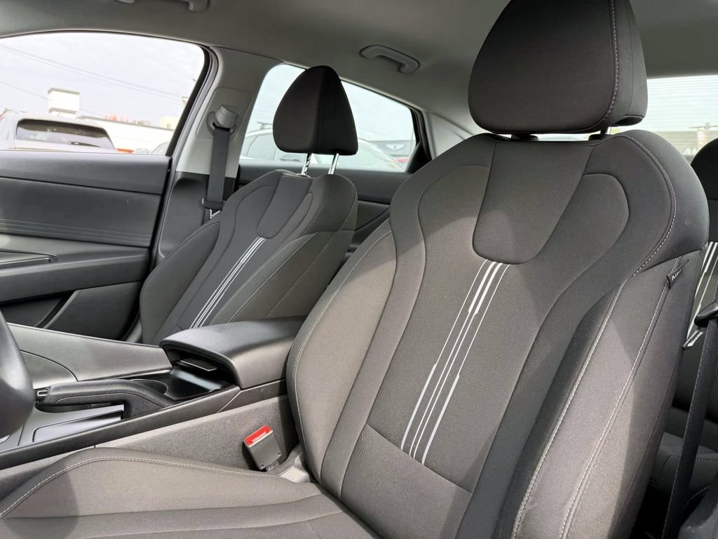 Used 2023 Hyundai Elantra SEL FWD image 13
