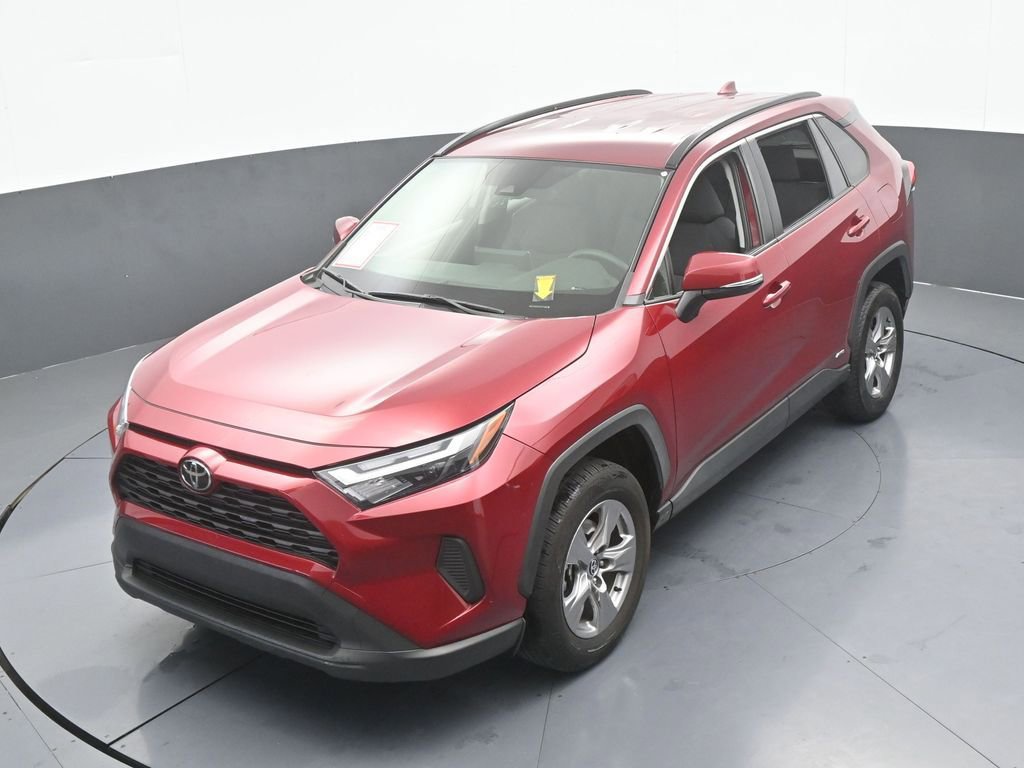 Used 2025 Toyota RAV4 XLE image 49
