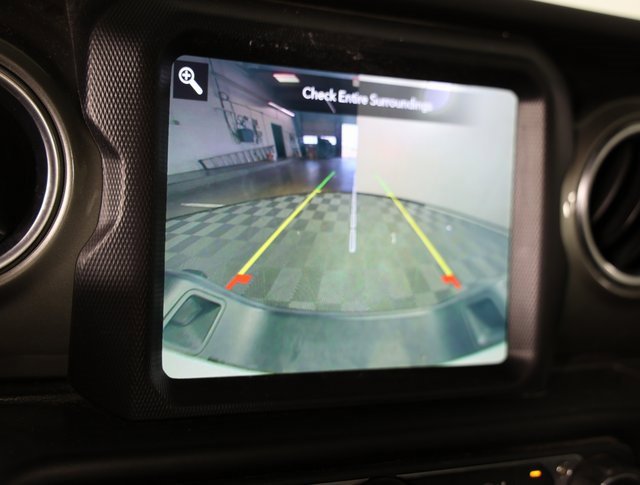 Used 2020 Jeep Gladiator Overland image 11