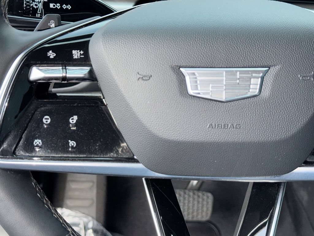 Used 2023 Cadillac Lyriq AWD image 17