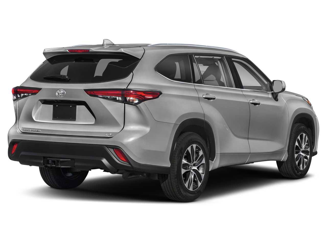 Used 2022 Toyota Highlander XLE AWD/4WD image 2