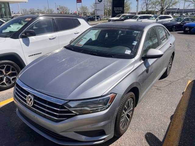 Used 2020 Volkswagen Jetta SE w/ SE Cold Weather Package FWD image 3