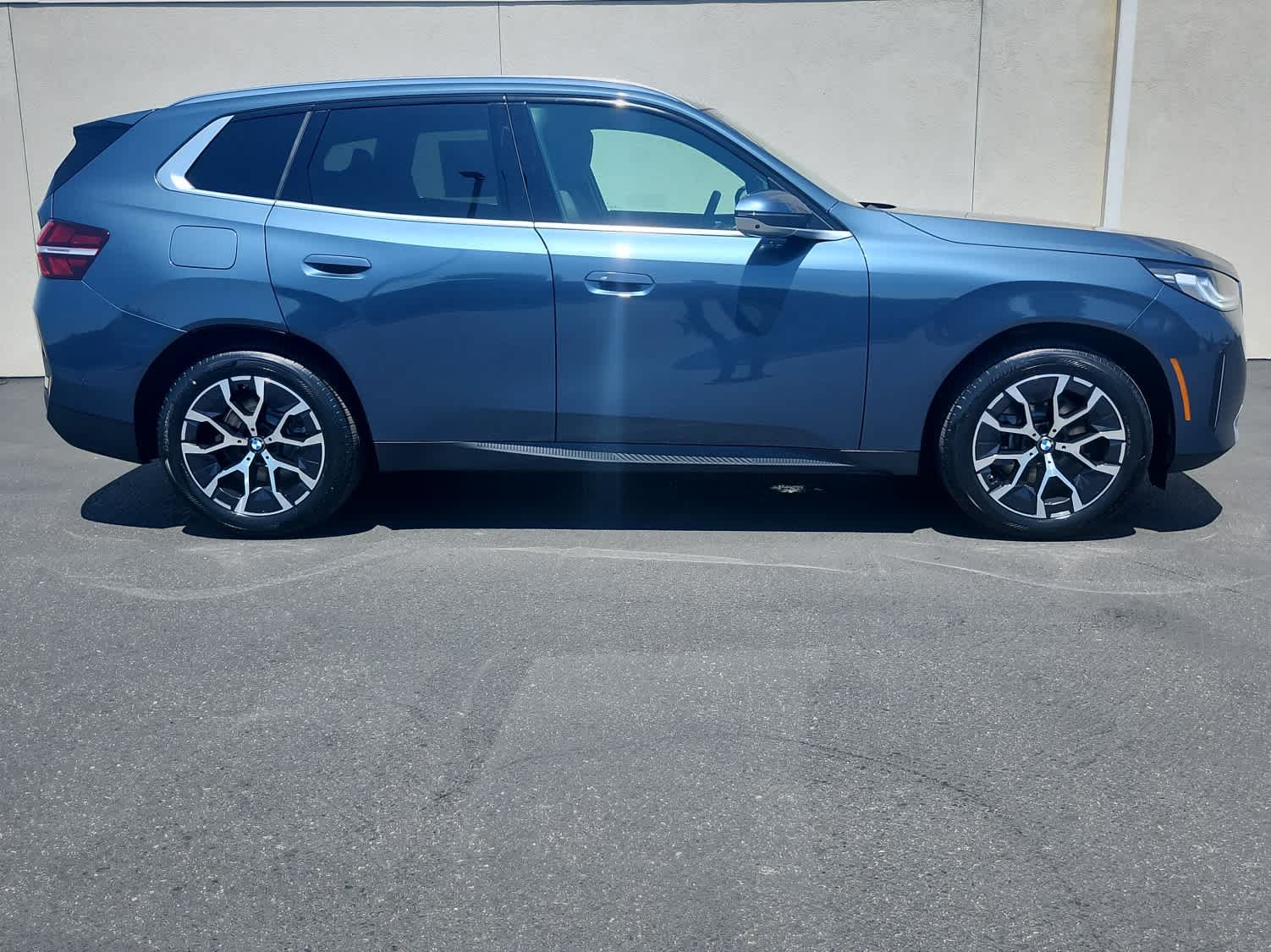 New 2026 BMW X3 xDrive30 w/ Premium Package AWD/4WD image 3