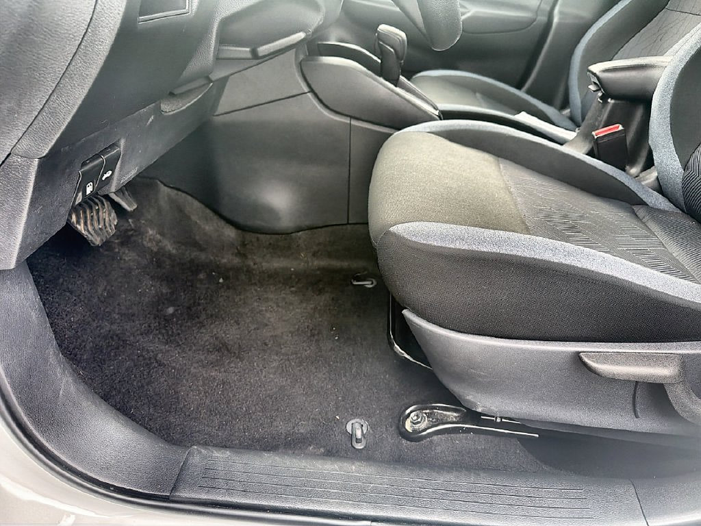 Used 2024 Nissan Versa SV FWD image 36