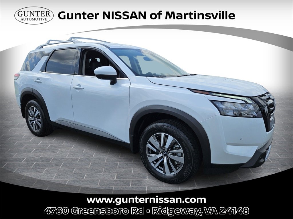 New 2025 Nissan Pathfinder SL w/ Black Appearance Package