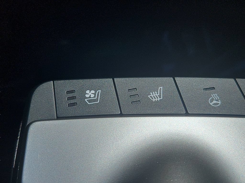 Certified 2023 Kia EV6 Wind AWD/4WD image 20