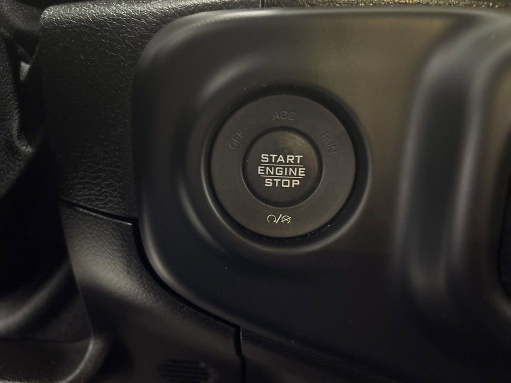 Used 2019 Jeep Wrangler Unlimited Sahara w/ Cold Weather Group image 17