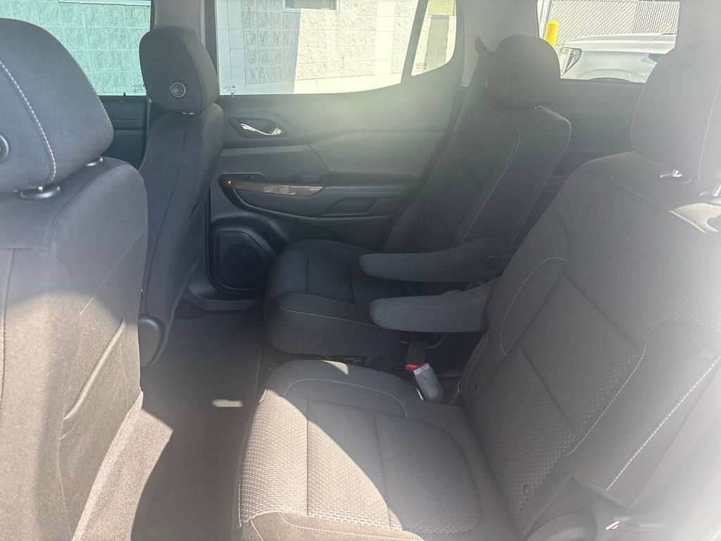 Used 2021 GMC Acadia SLE w/ Driver Convenience Package FWD image 31