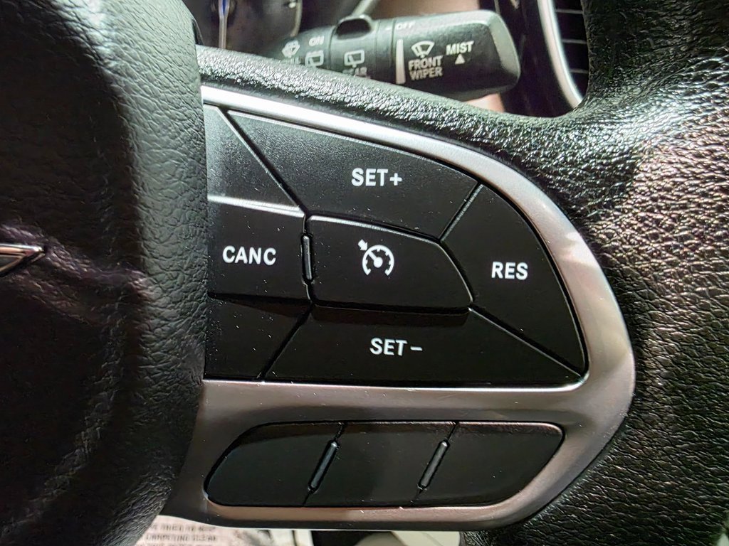 Used 2020 Chrysler Voyager Lxi image 6