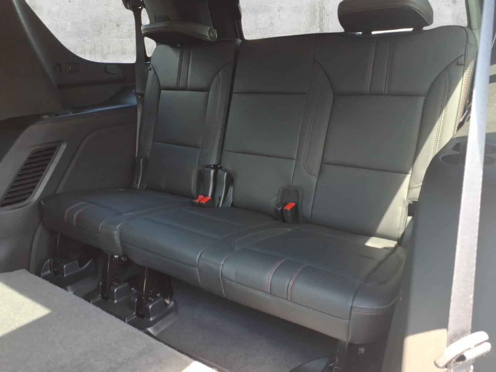 Used 2022 Chevrolet Tahoe RST w/ Luxury Package AWD/4WD image 8