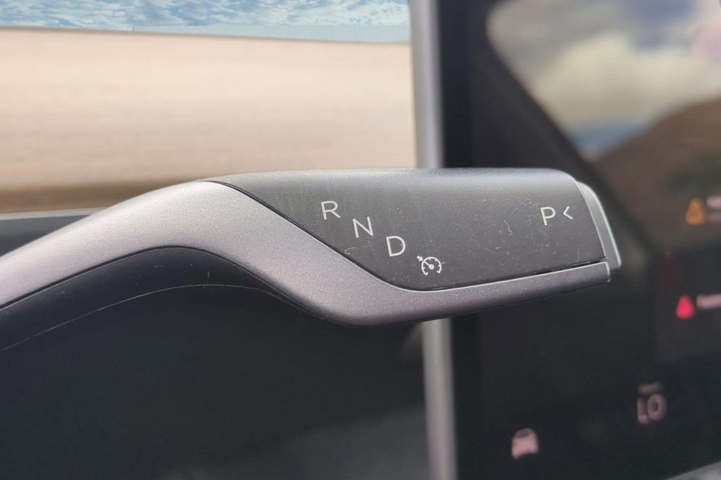 Used 2022 Tesla Model Y Long Range AWD/4WD image 10