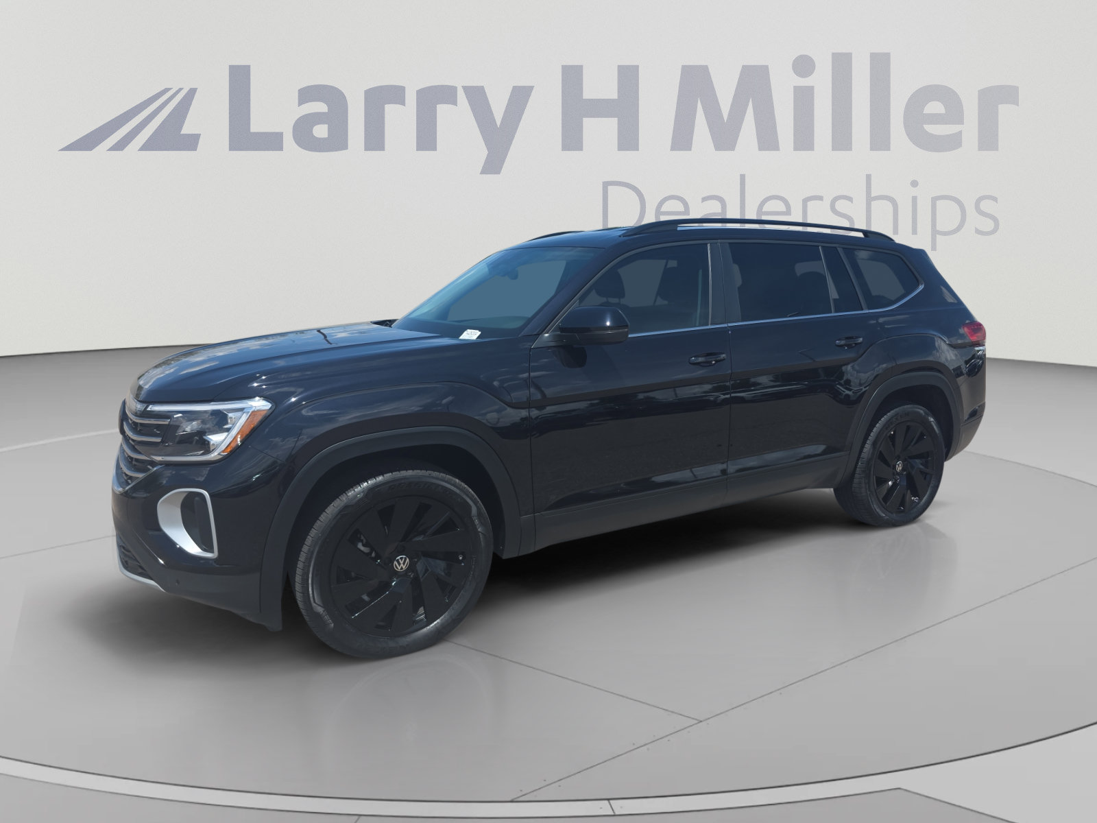 Used 2026 Volkswagen Atlas SE w/ Black Wheel Package