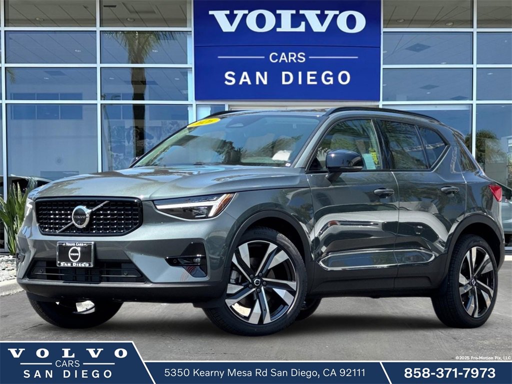 New 2026 Volvo XC40 B5 Ultra