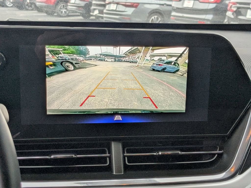Used 2025 Chevrolet Trax LT w/ LT Convenience Package FWD image 19