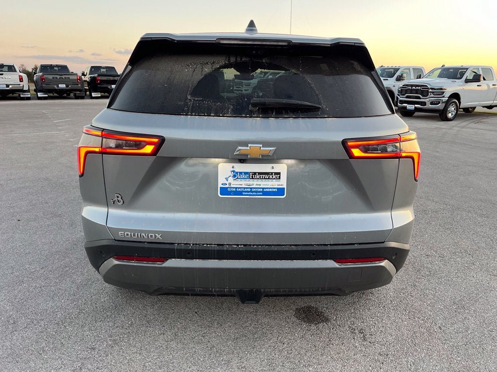 Used 2026 Chevrolet Equinox LT w/ Convenience Package II FWD image 4