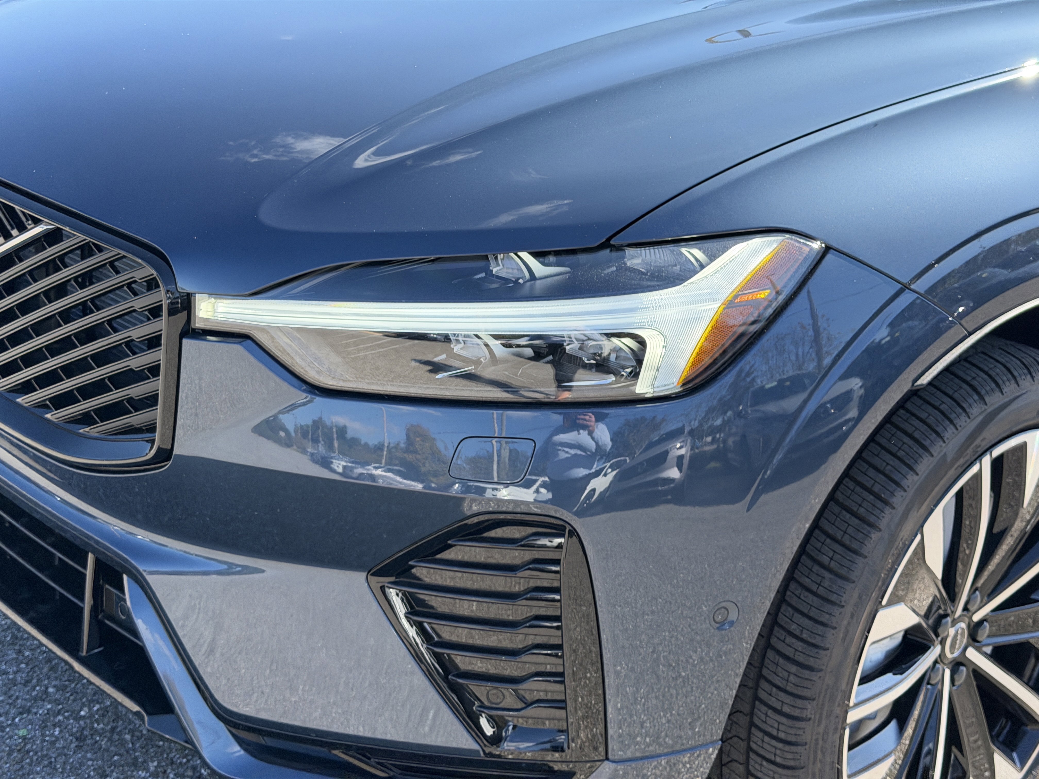 New 2026 Volvo XC60 T8 Ultra w/ Climate Package image 8