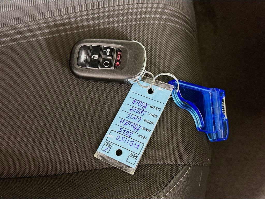 Used 2025 Honda Civic Sport image 28