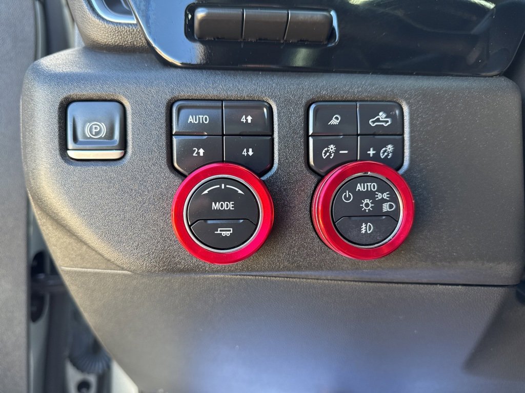 Used 2024 Chevrolet Silverado 1500 High Country w/ Technology Package image 27