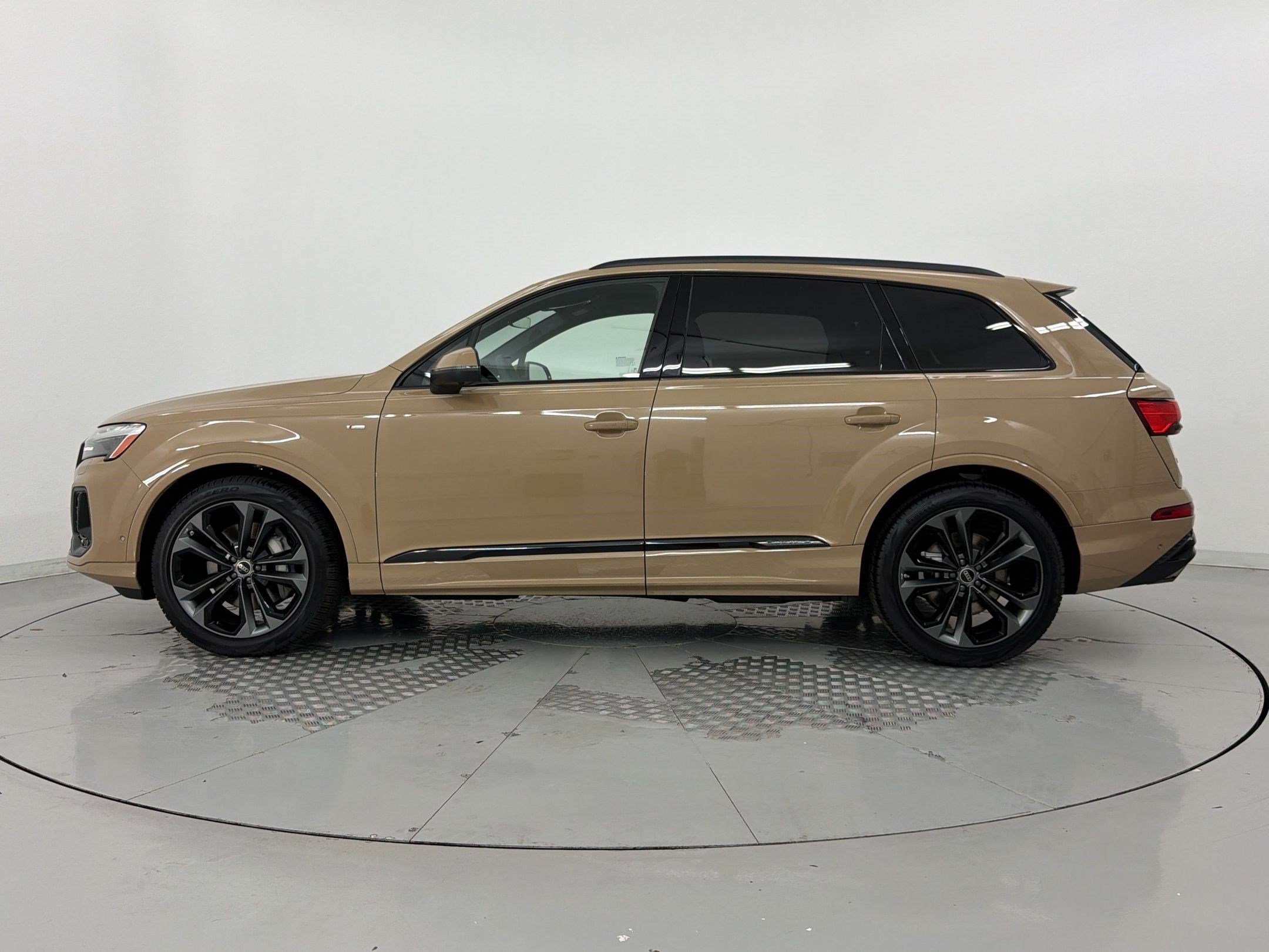 New 2026 Audi Q7 Premium Plus AWD/4WD image 2