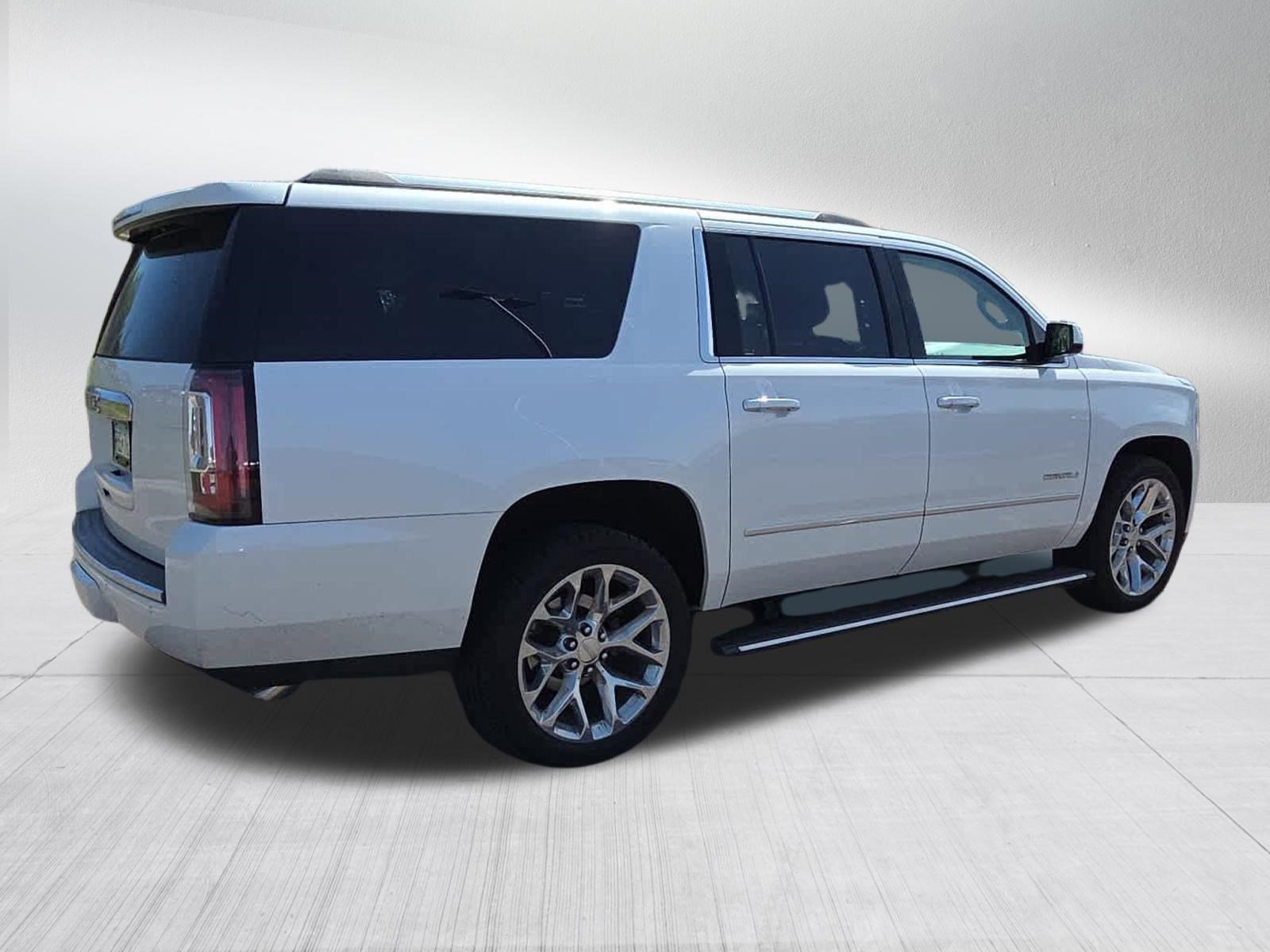 Used 2017 GMC Yukon XL Denali w/ Open Road Package AWD/4WD image 3