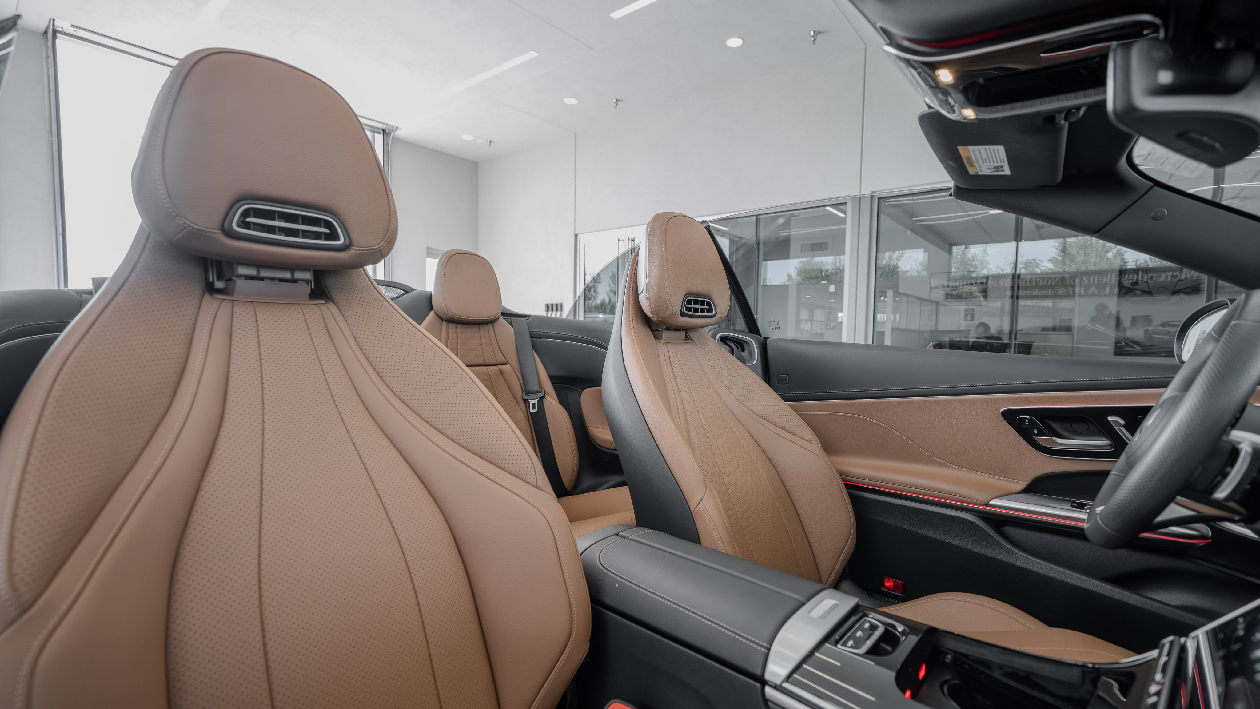 Used 2024 Mercedes-Benz CLE 300 4MATIC Cabriolet image 36