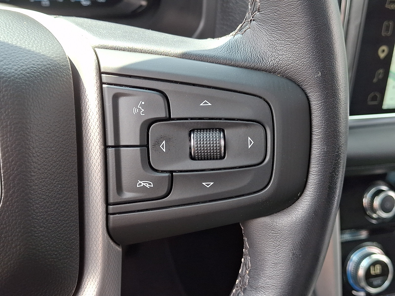 Used 2024 GMC Yukon Denali w/ Denali Reserve Package AWD/4WD image 30