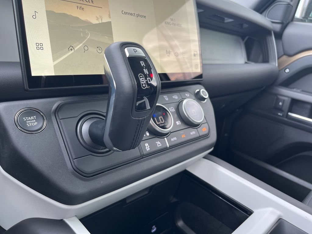 New 2026 Land Rover Defender 110 S AWD/4WD image 13