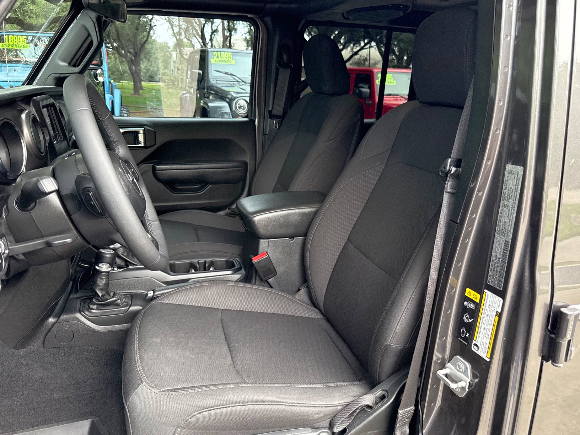 Used 2023 Jeep Wrangler Unlimited AWD/4WD image 23